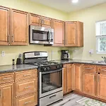 Philly Townhome With Gas Grill About 5 Mi To Dtwn!