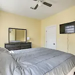 Philly Townhome With Gas Grill About 5 Mi To Dtwn!