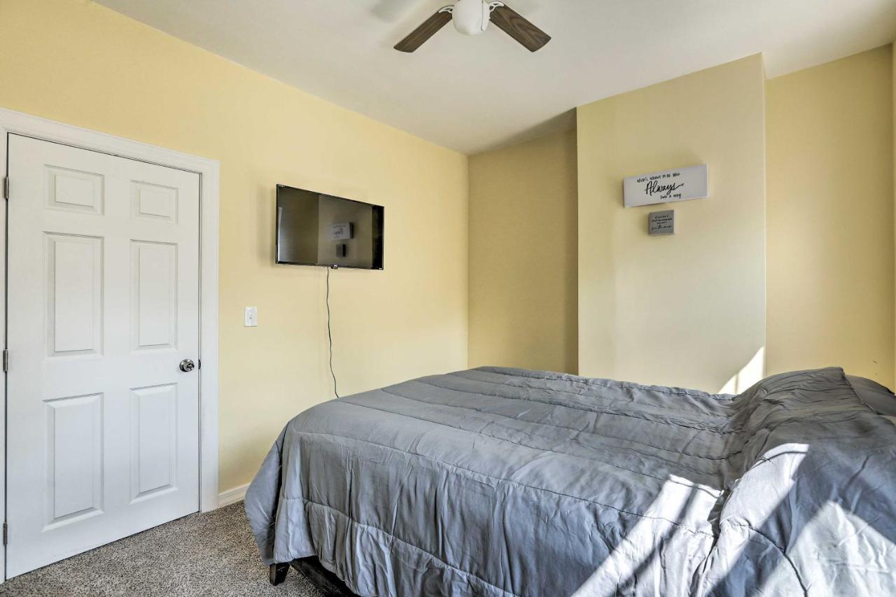 Holiday home Philly Townhome With Gas Grill About 5 Mi To Dtwn!